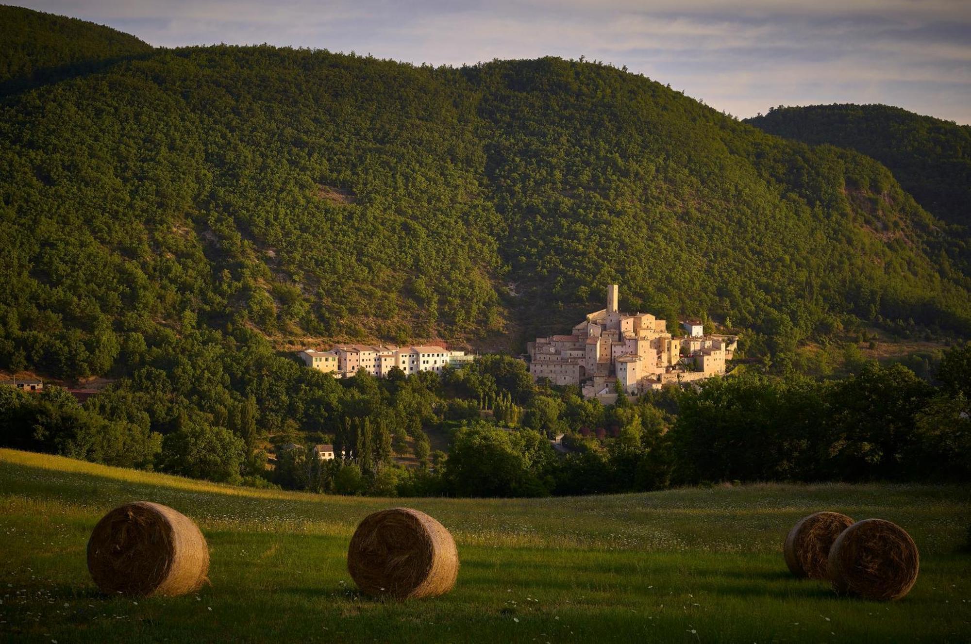 ホテル Castello Di Postignano Relais Sellano エクステリア 写真