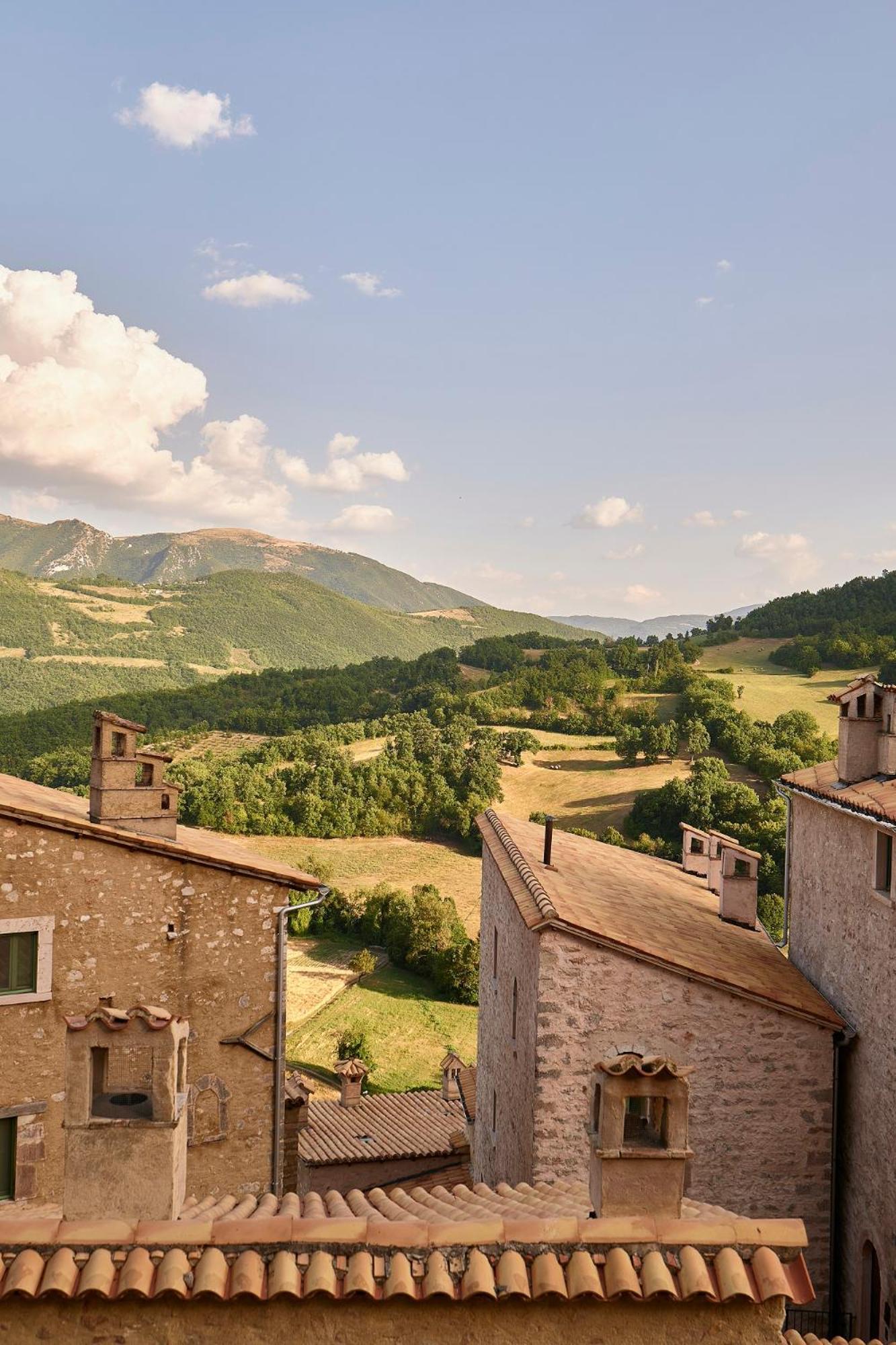 ホテル Castello Di Postignano Relais Sellano エクステリア 写真
